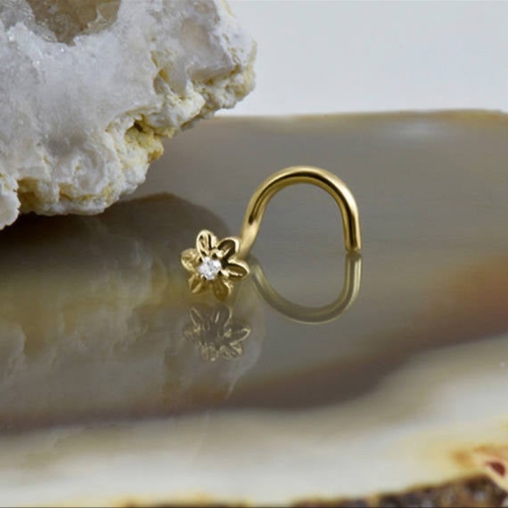 14k Solid Gold Flower Nose Stud
